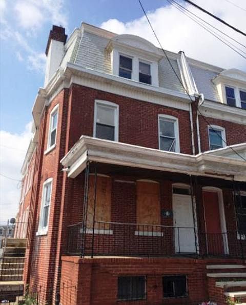 1st image of 1100 W 4th St