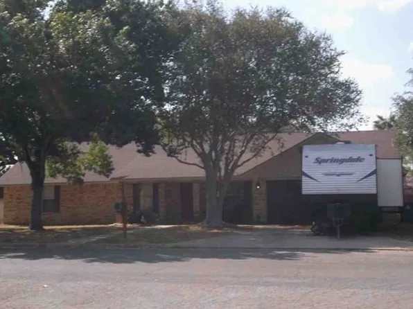 1367 Meadowlark, Pleasanton, TX 78064