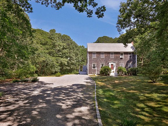 3rd image of 52 Oak Knoll Rd