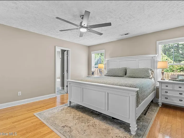 513 Catamaran Dr — Photo 31