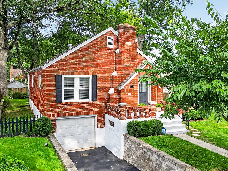 109 Handlan Ct — Photo 2