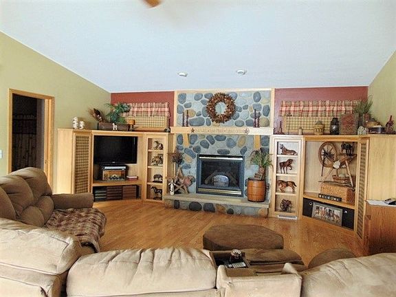 5th image of 2843 County Road Y