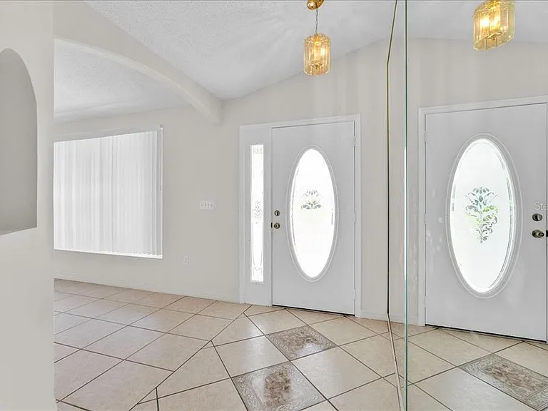 112 Azalea Dr — Photo 4