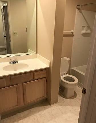 3rd image of 3528 Fishinger Mill Dr