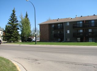 35 Bennett St, Red Deer, AB T4R 1V3