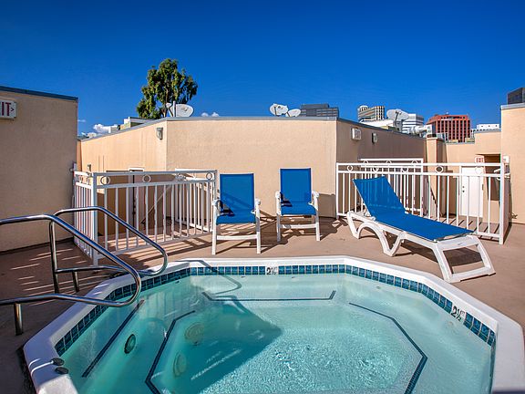 4th image of 1395 Kelton Ave #310