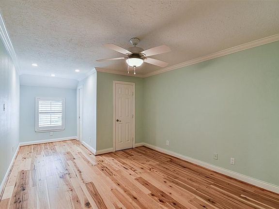 5th image of 111 Dunbar Estates Dr APT 802