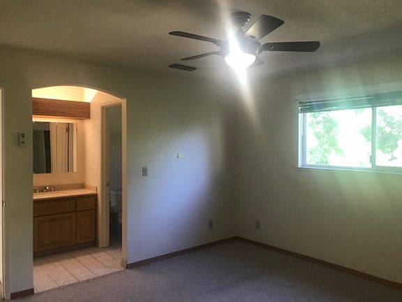 3rd image of 3020 Nikol St