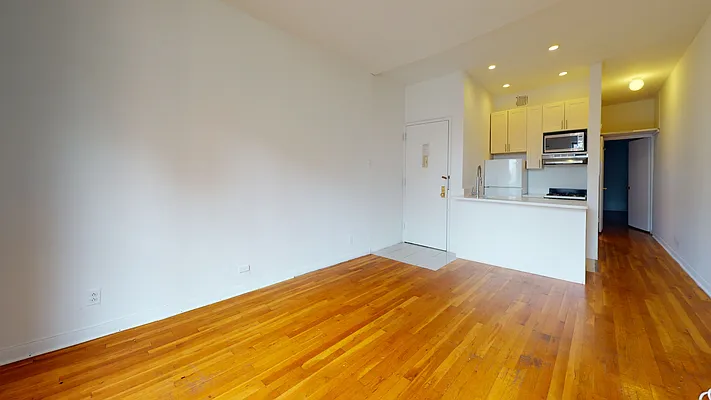 Rented by Bond New York | media 25