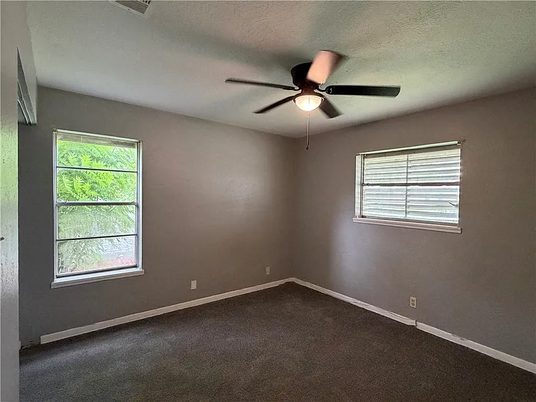 4406 Donegal Dr — Photo 14