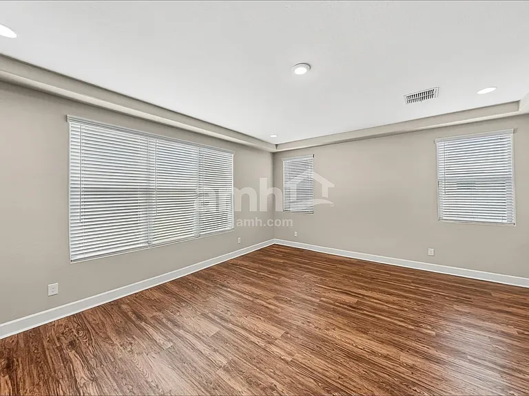 18264 W Thunderhill Pl — Photo 10