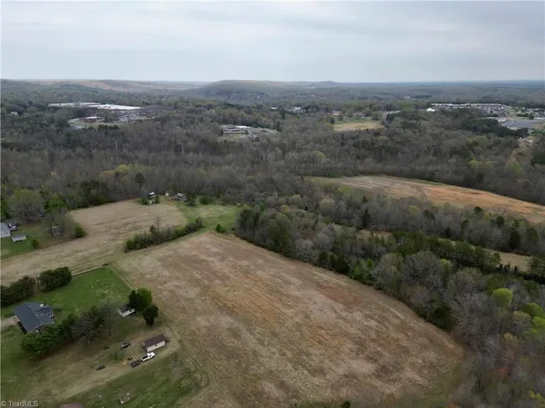 44/AC Island Dr, Madison, NC 27025