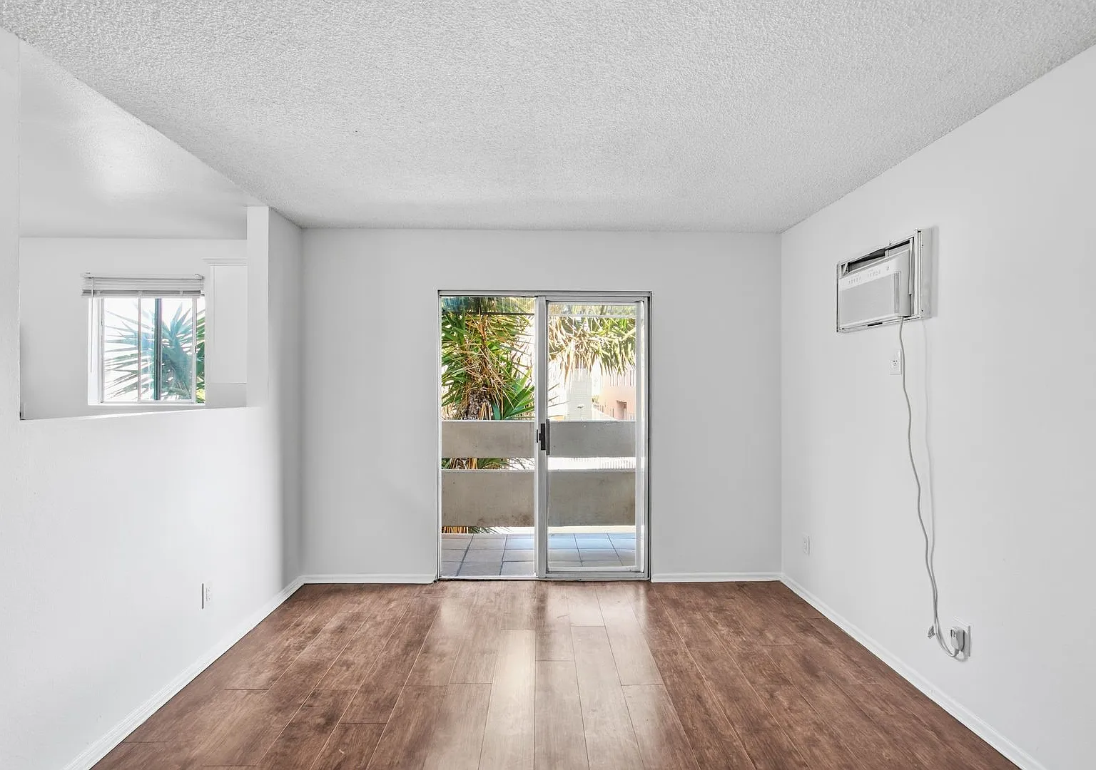 617 N. St. Andrews Place — Photo 2
