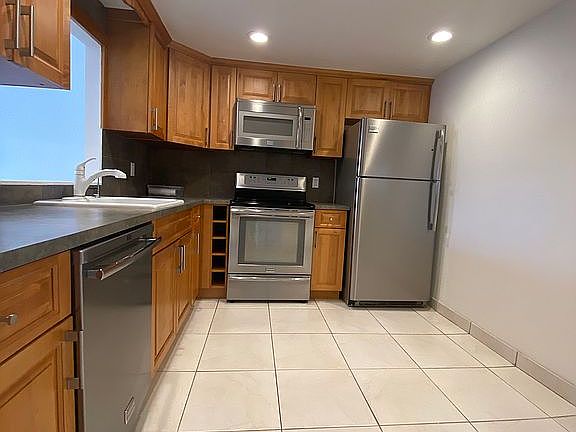 3rd image of 3750 NE 169th St APT 205