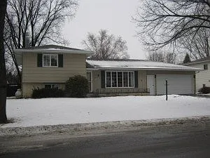 319 Brook Ave photo 1
