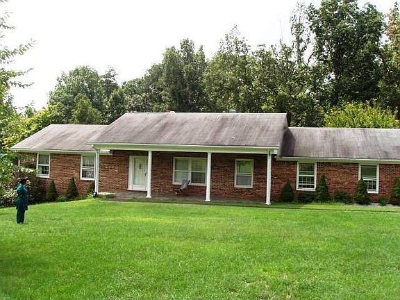 5th image of 300 Woodview Ln