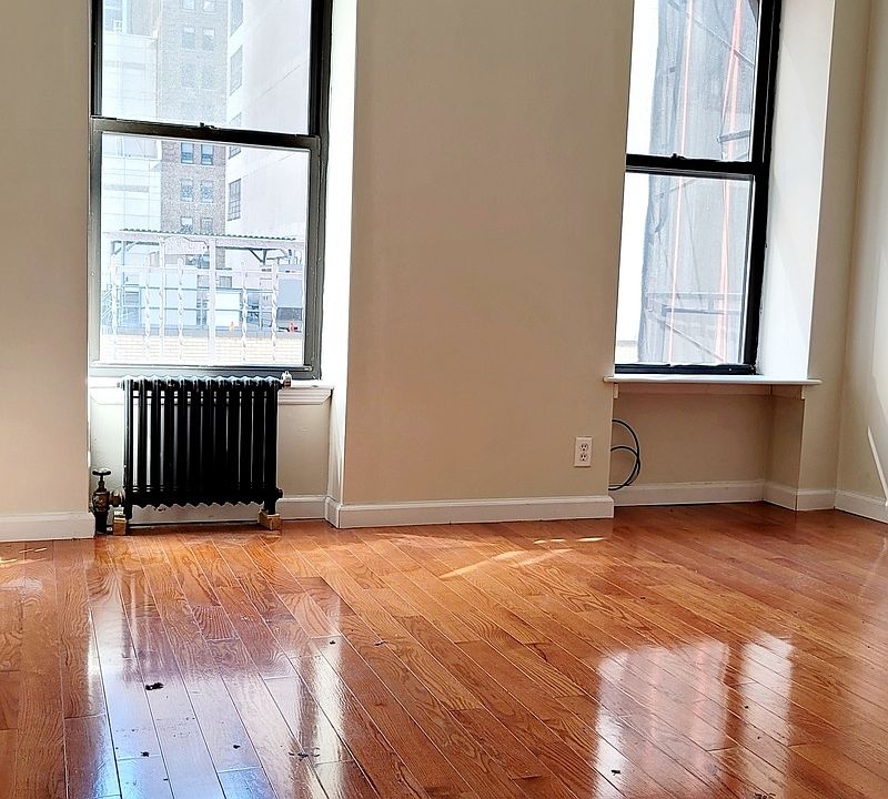 1st image of 331 W 35th St APT 5W