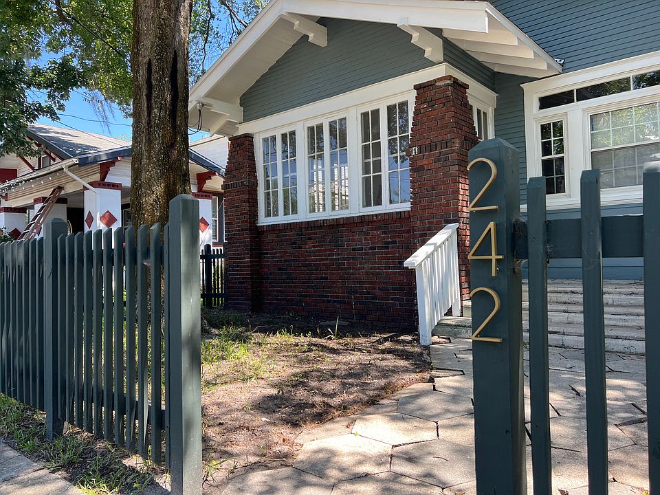 1st image of 242 W 10th St