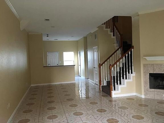 4th image of 4227 Benard Ct