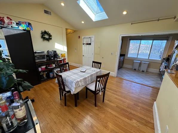 208 Holland St, Somerville, MA