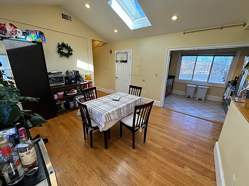 208 Holland St #5 Photo 1