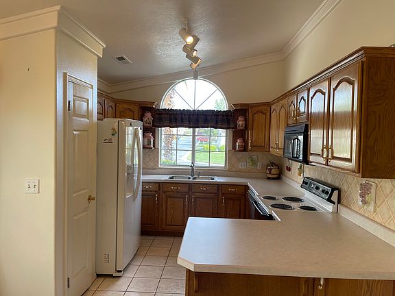 3rd image of 710 S Indian Hills Dr Unit 88