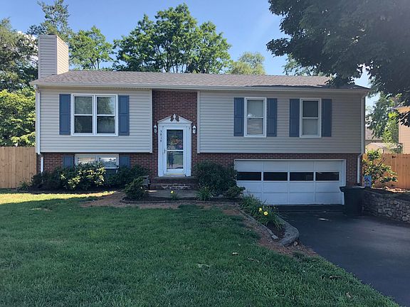 3rd image of 5919 Old Manor Dr