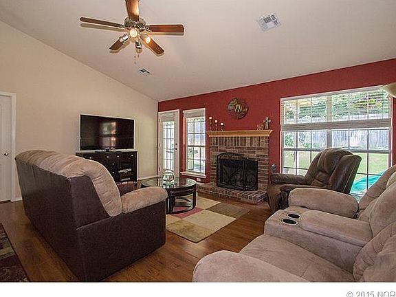 3rd image of 3021 Village Dr