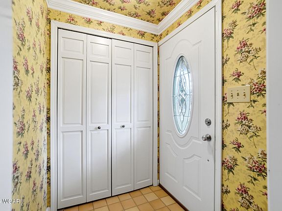 5th image of 109 N Pears Ave