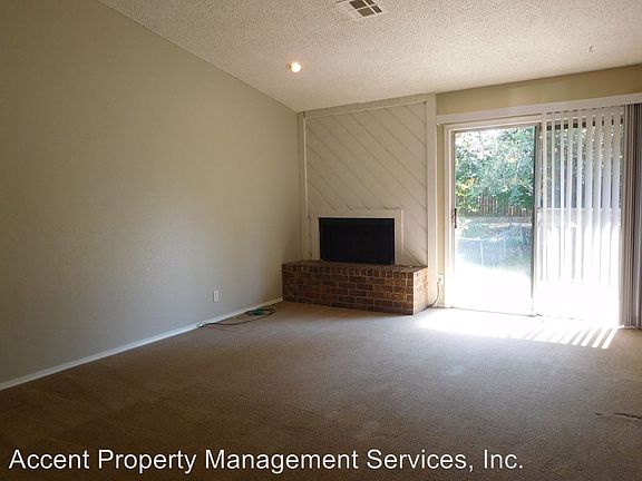 3rd image of 1817 S Oklahoma St