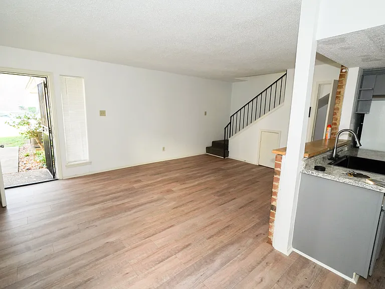 5670 Birchmont Dr #C — Photo 6