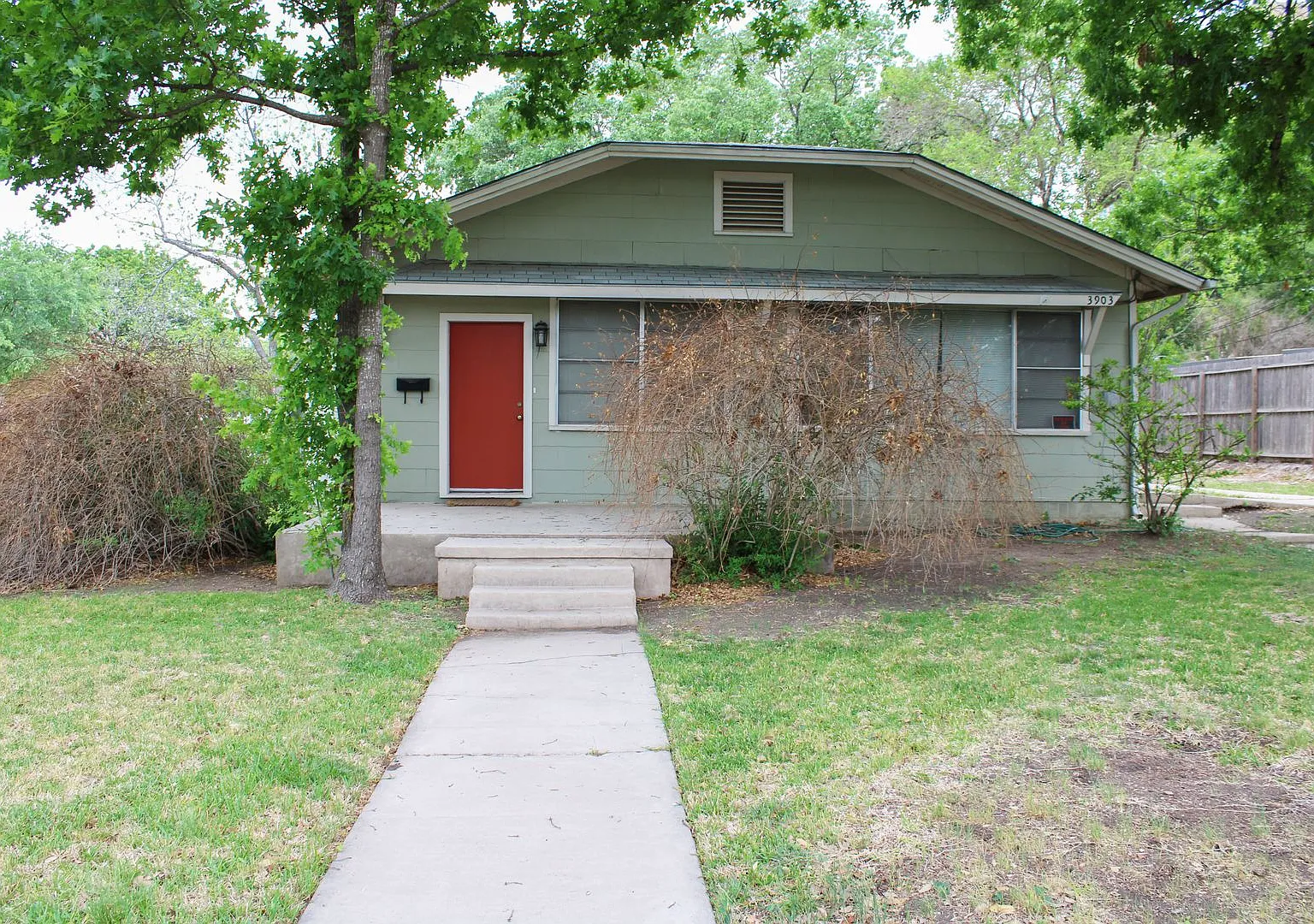 2 Bedroom - Mahncke Park — Photo 1