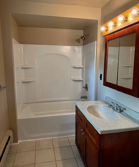 480 Arch St — Photo 6