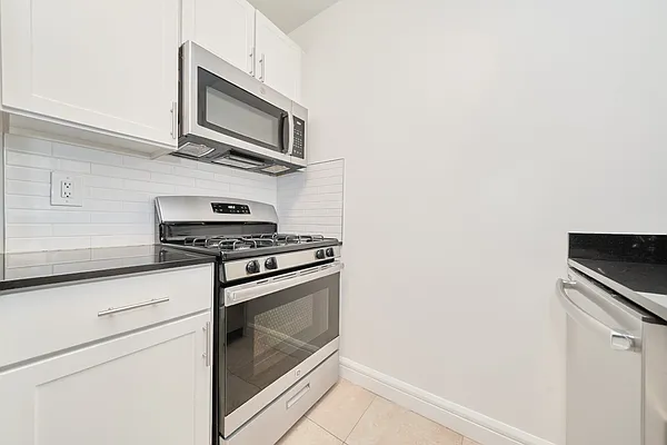 Rented by Living New York | media 12