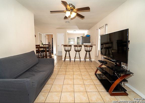 3rd image of 1234 W Gerald Ave