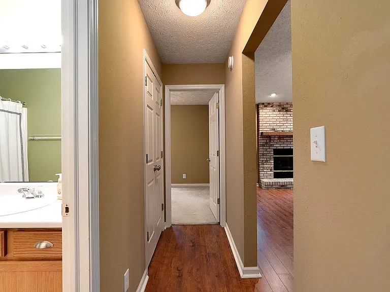 329 Bluegrass Dr — Photo 16