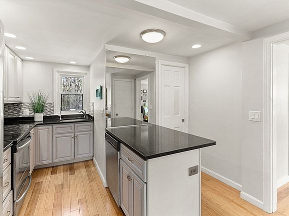 4th image of 641 Hingham St