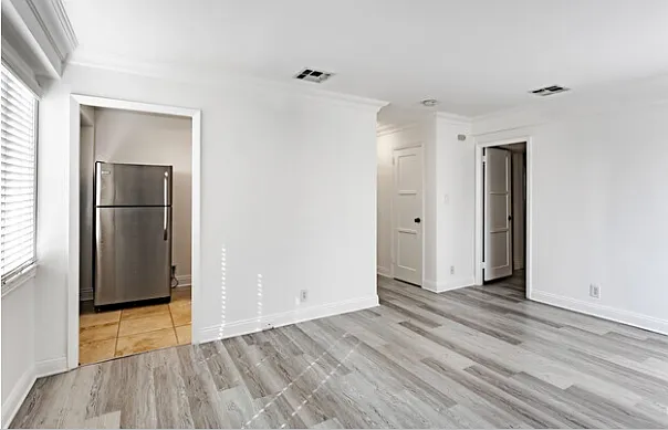 Wilshire Westwood — Photo 1