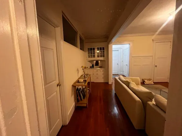 452 Park Dr APT 2E, Boston, MA 02215