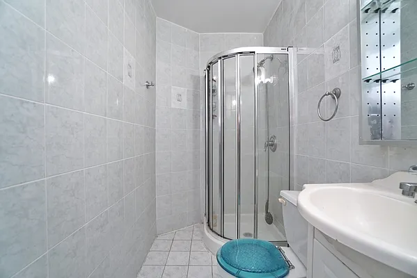 Sold by United National Realty Group | media 5