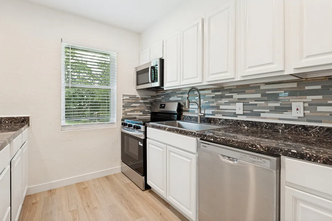3 bed, 1275 sqft, $2,150 — Photo 4