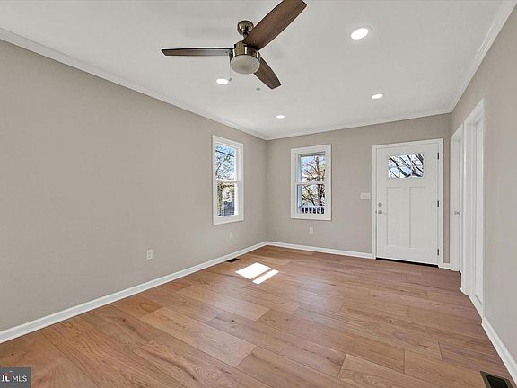5th image of 100 Fuller Ave