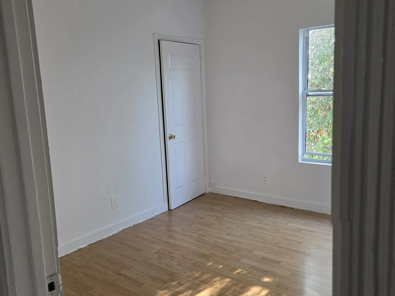 4 bed, 2.5 bath, 1500 sqft, $5,000 — Photo 4