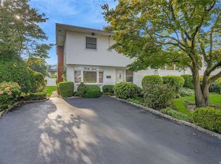 27 Gainsville Dr, Plainview, NY 11803