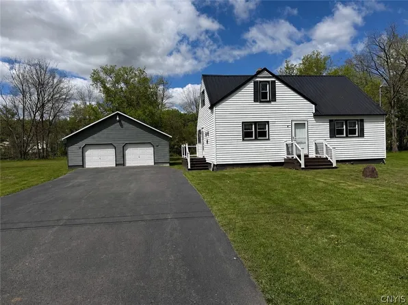 3772 Hand Pl, Sauquoit, NY 13456