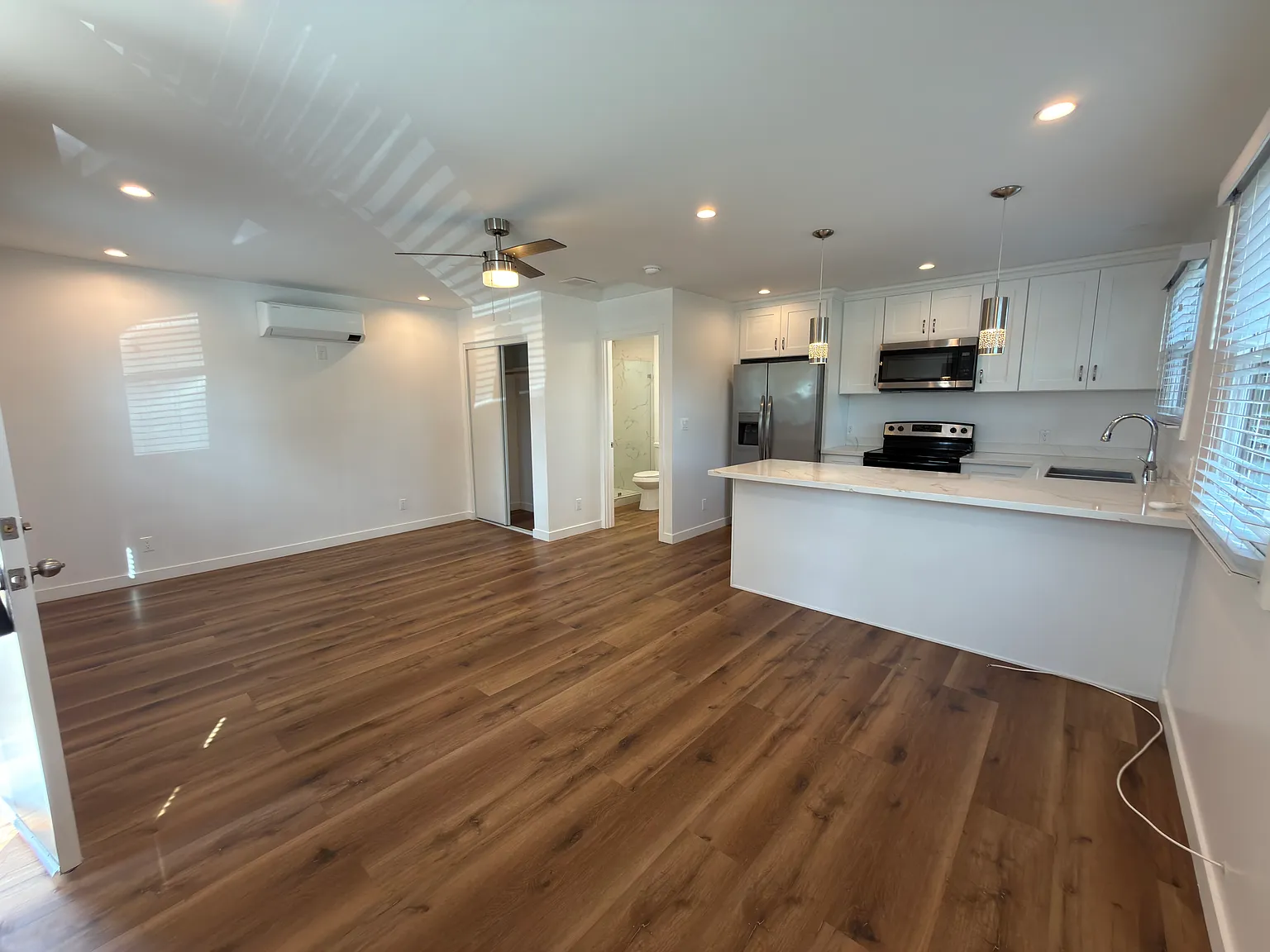 Studio, $2,175 — Photo 1