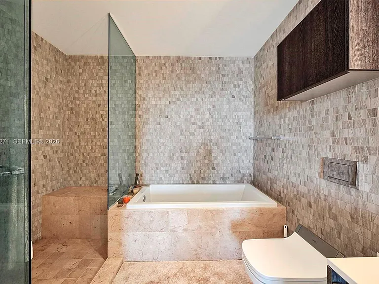 88 SW 7th St #2106 — Photo 26
