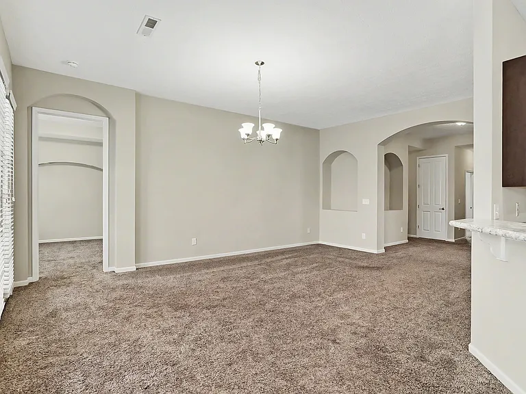 800 Redwood Ln — Photo 14