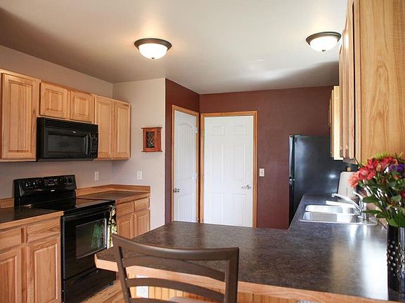 4th image of 896 N River Rock Dr