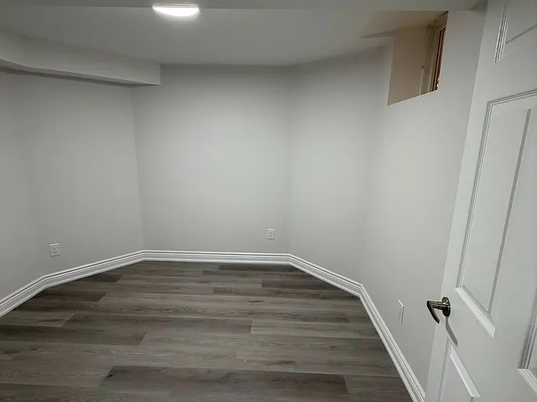32 Gold Park Pl #BASEMENT — Photo 10